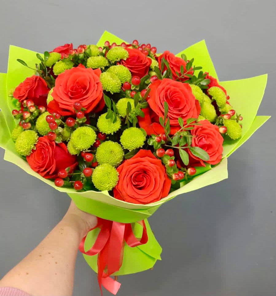 Букет цветов из: Хризантемы и Розы в Новолакском