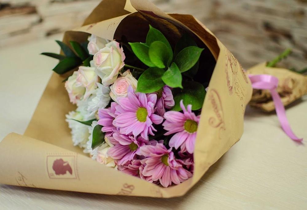 Букет цветов из: Розы и Хризантемы в Новолакском