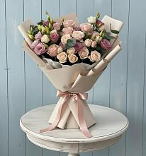 Букет цветов из:  Розы и Лизиантусы в Новолакском