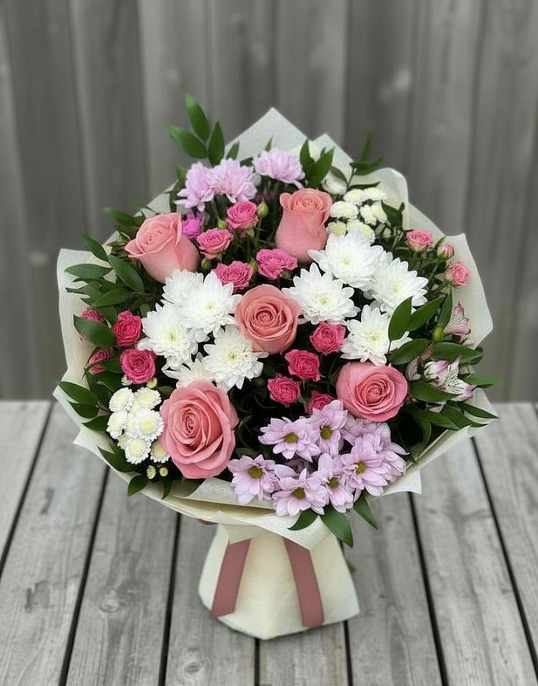 Букет цветов из: Альстромерии, Гвоздики, Розы и Хризантемы в Новолакском