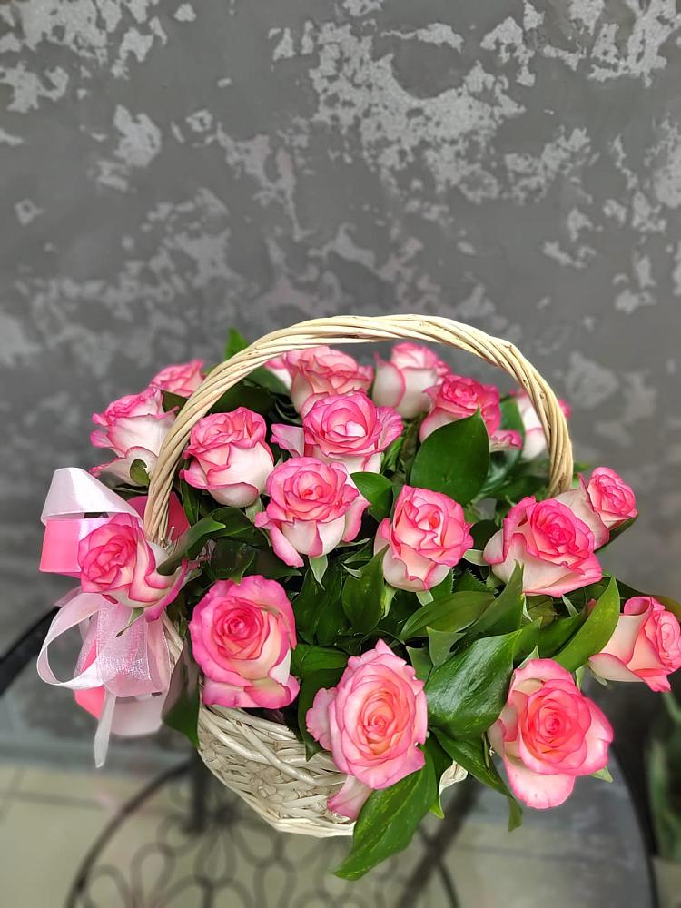 Цветочная композиция из Розы в корзине в Новолакском