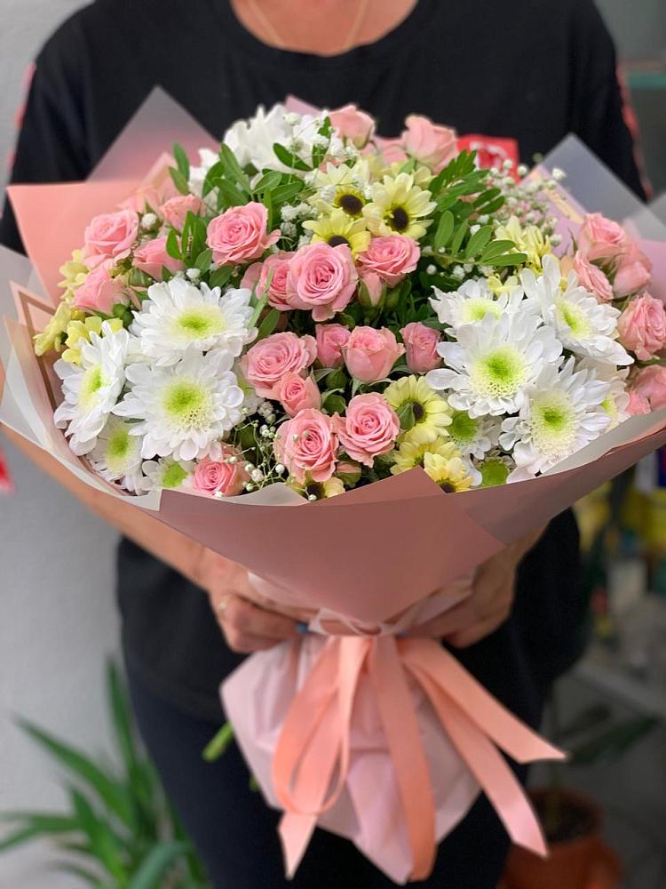 Букет цветов из: Розы и Хризантемы в Новолакском