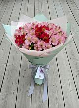Букет цветов из:  Альстромерии в Новолакском