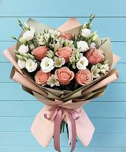 Букет цветов из:  Розы, Альстромерии и Лизиантусы #REPLACE_PRED# Новолакском