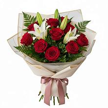 Букет цветов из:  Лилии и Розы в Новолакском