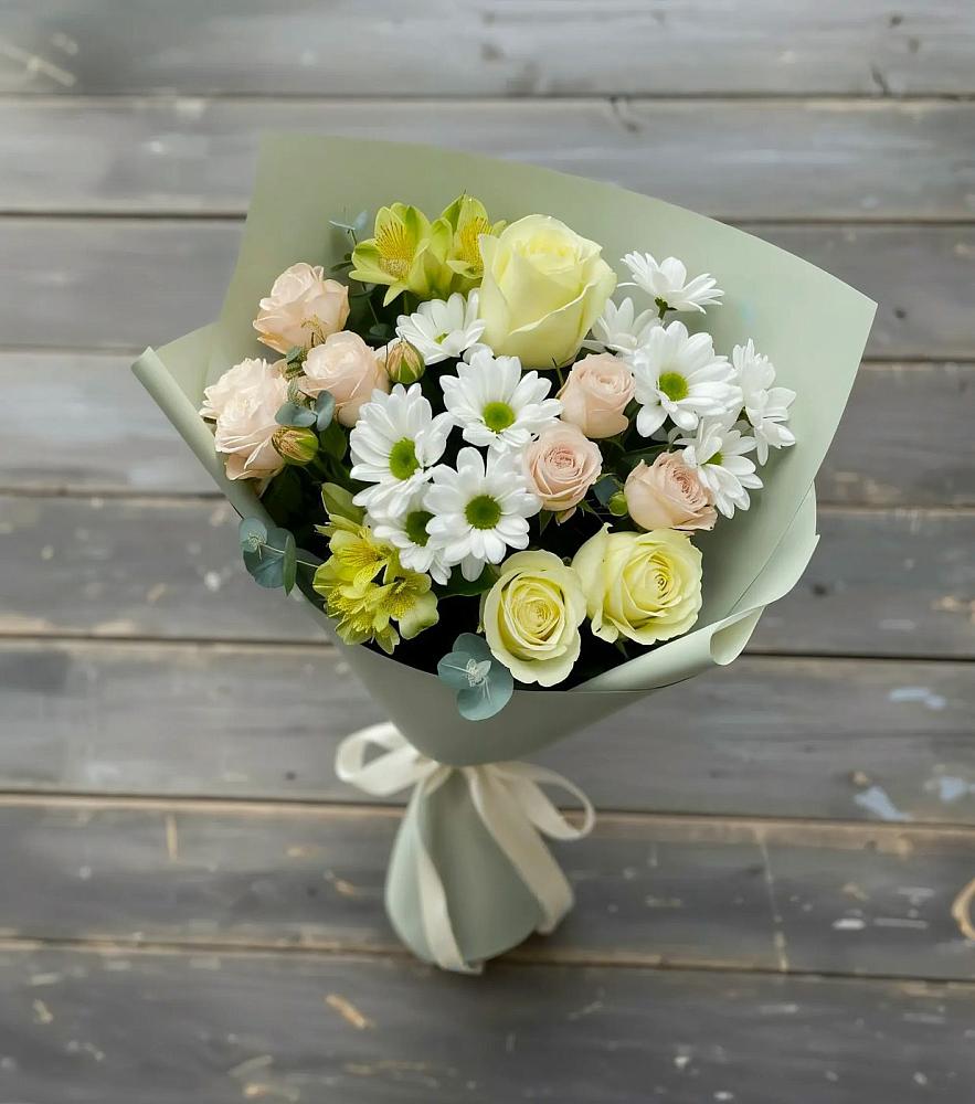 Букет цветов из: Альстромерии, Розы и Хризантемы в Новолакском