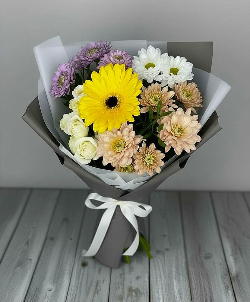 Букет цветов из: Розы, Герберы и Хризантемы в Новолакском