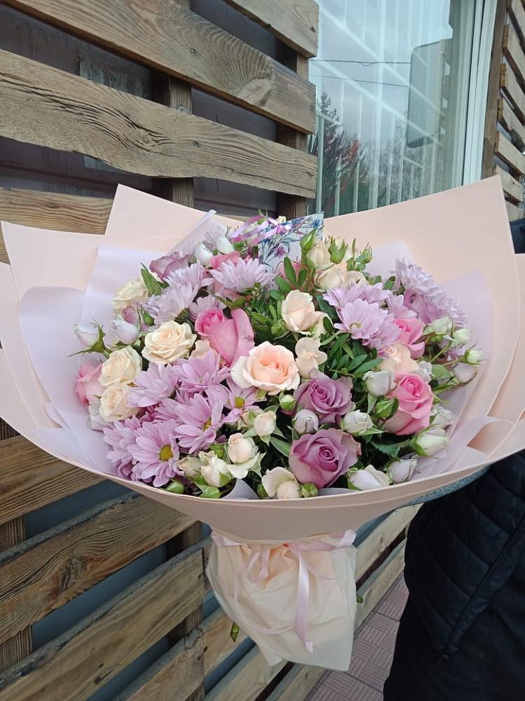 Букет цветов из: Розы и Хризантемы в Новолакском