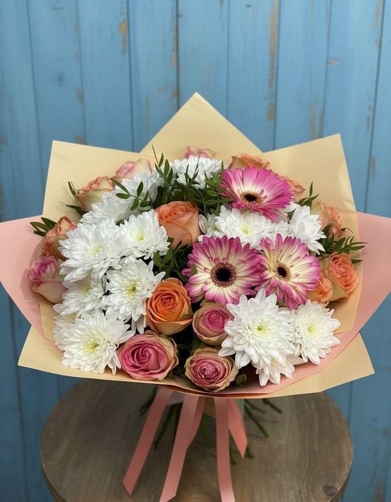 Букет цветов из: Розы, Герберы и Хризантемы в Новолакском