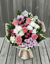 Букет цветов из:  Альстромерии, Гвоздики, Розы и Хризантемы в Новолакском