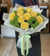 Букет цветов из:  Хризантемы и Розы в Новолакском