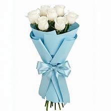 Букет 7 белых роз Проуд в Новолакском