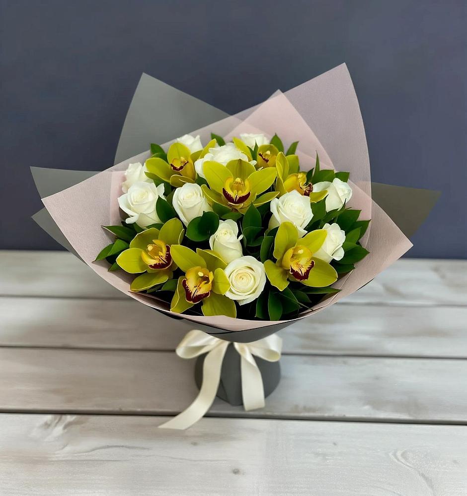 Букет цветов из: Орхидеи и Розы в Новолакском