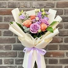 Букет цветов из:  Лизиантусы и Розы #REPLACE_PRED# Новолакском