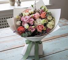 Букет цветов из:  Розы, Лизиантусы и Гвоздики в Новолакском