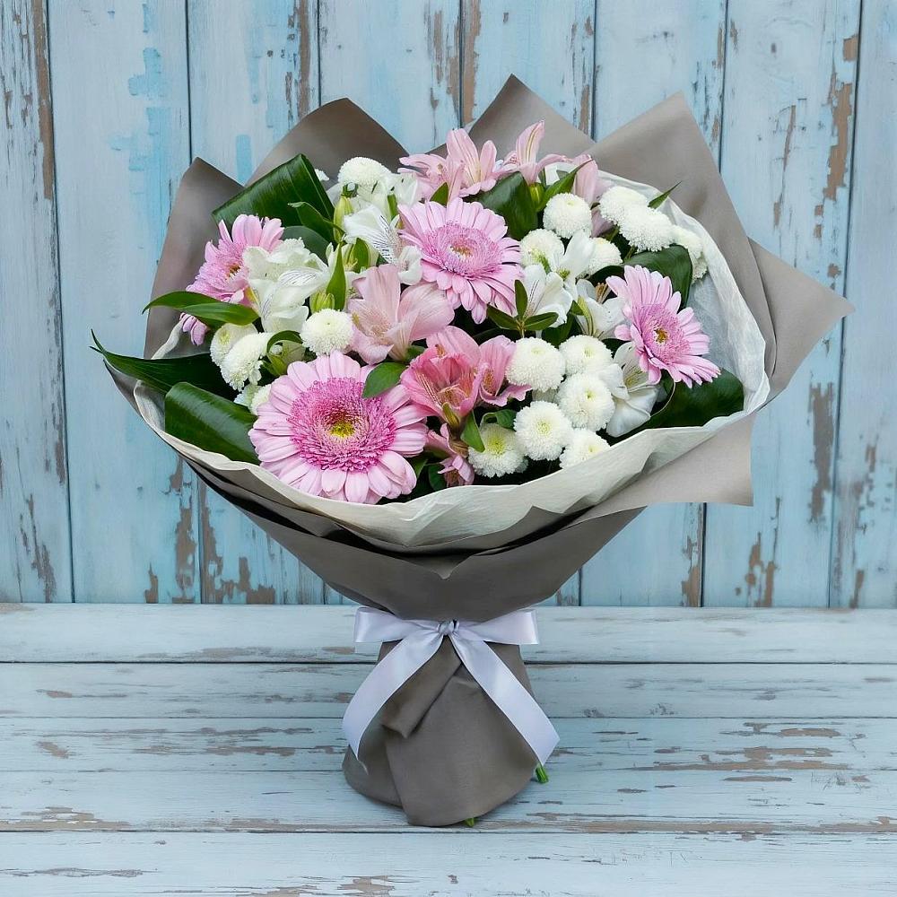 Букет цветов из: Герберы, Альстромерии и Хризантемы в Новолакском