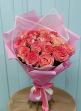 Букет 15 Розовых роз Равель в Новолакском