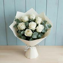 Букет Белые розы в Эвкалипте в Новолакском