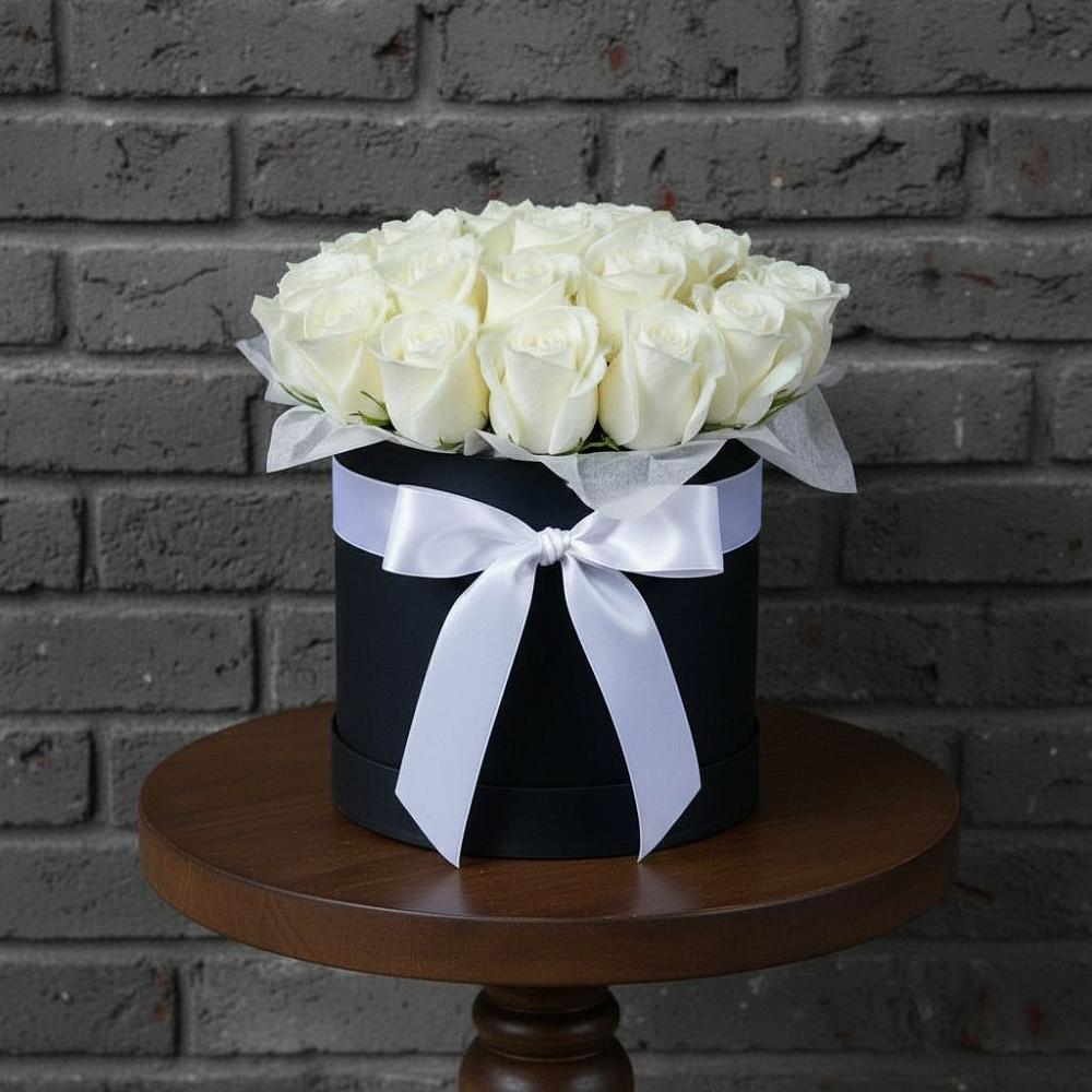 Цветочная композиция из Розы в шляпной коробке в Новолакском