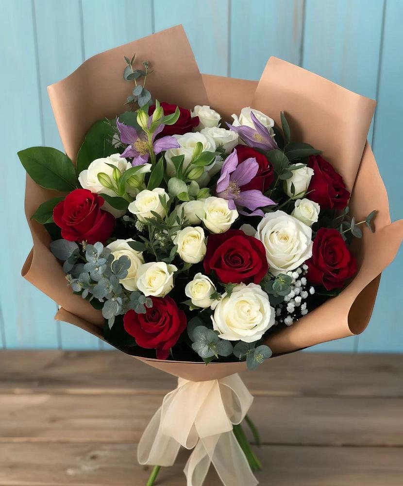 Букет цветов из: Розы и Альстромерии в Новолакском