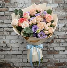 Букет цветов из:  Розы, Лизиантусы и Гвоздики в Новолакском
